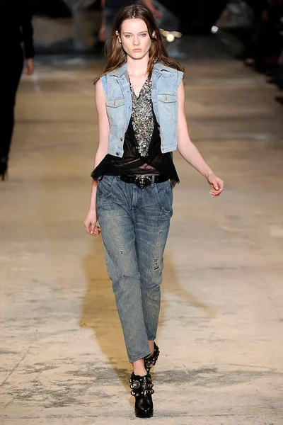 Look 29